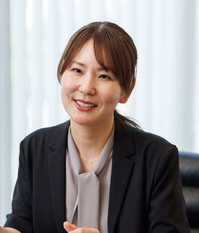 オンライン対談 三好不動産 TOKIUM 業務の「成果」を提供する 人にしかできない業務 松熊美帆 氏 宗 宜礼 氏 経理DX 経理部経理グループ グループ長 ビジネス本部 西日本営業部カスタマーリレーション課 課長 三好不動産 × TOKIUM