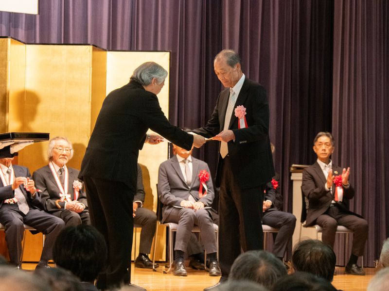 辻会長名誉村民顕彰式.jpg