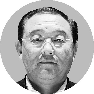 市川三千雄氏
