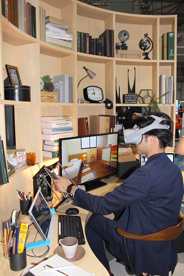 展示会で発表された「ポータル」のプロトタイプ