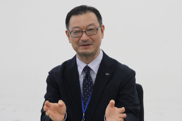 倉上卓也氏