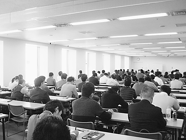 任意売却取扱主任者試験場の様子