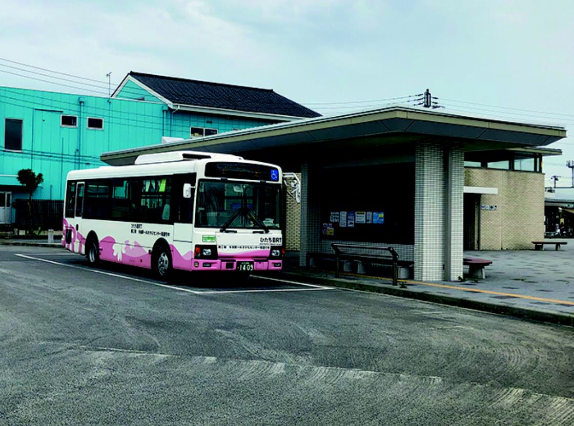 始発の「おさかなセンター」バス停