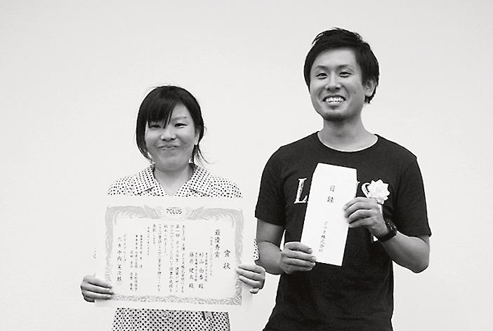 「じじばばシェアハウス」を提案した杉山さん(左)と藤井さん
