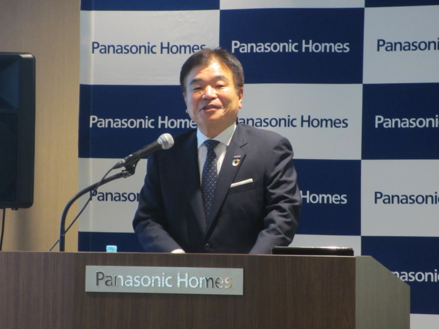 メディア懇談会で説明する藤井社長