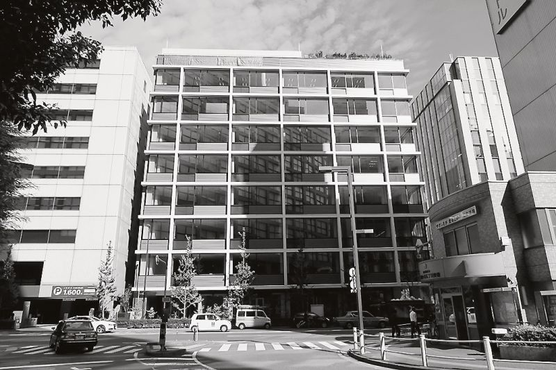 個性的なデザインの建物外観