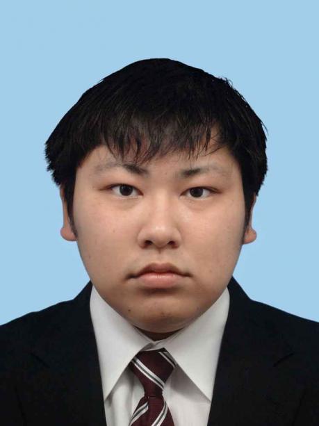 不動産学部4年　新部　望