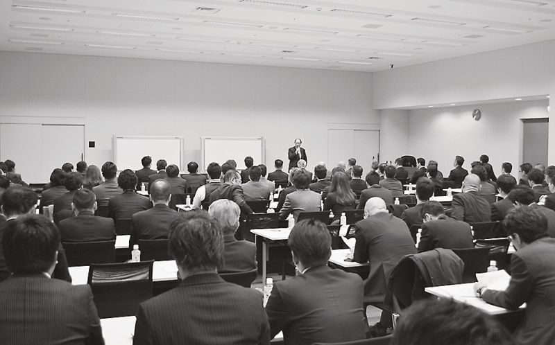 衆議院会館で行われた勉強会に多くの不動産関係者らが参加した