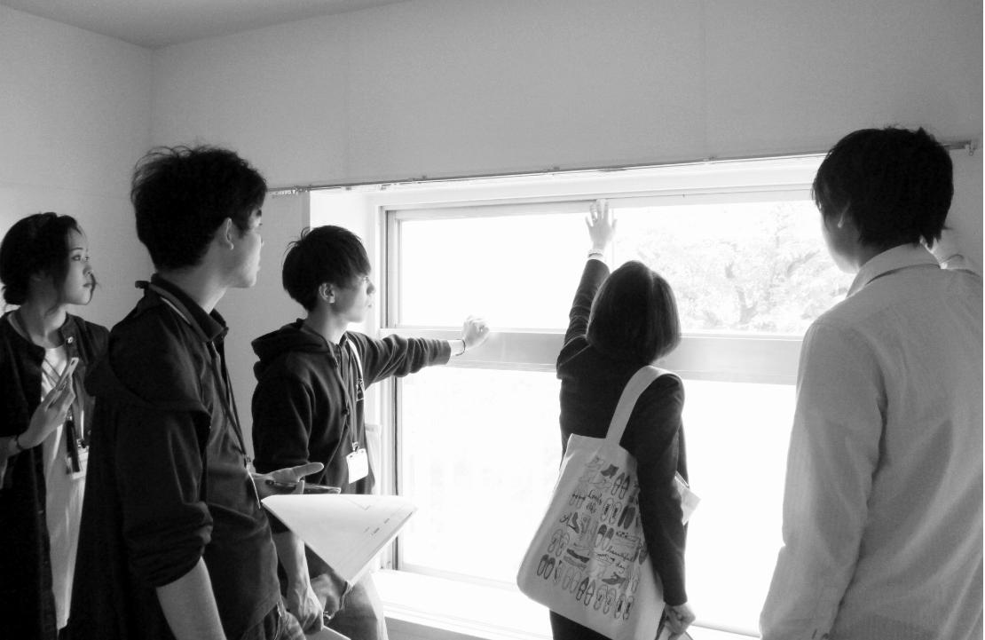 学生たちは現地訪問して想いを巡らせた