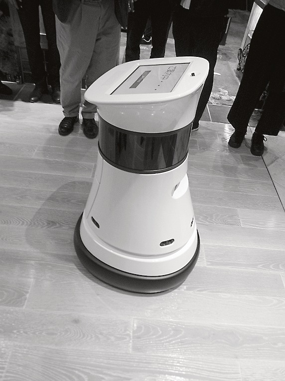 パルコヤが導入した案内ロボット