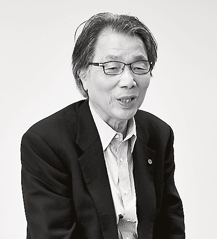あいさつする三井所会長