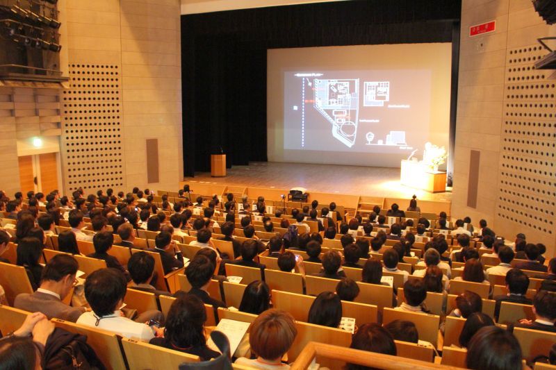 ＪＥＧ関係の社員など約４００人が来場。研さんを積んだ