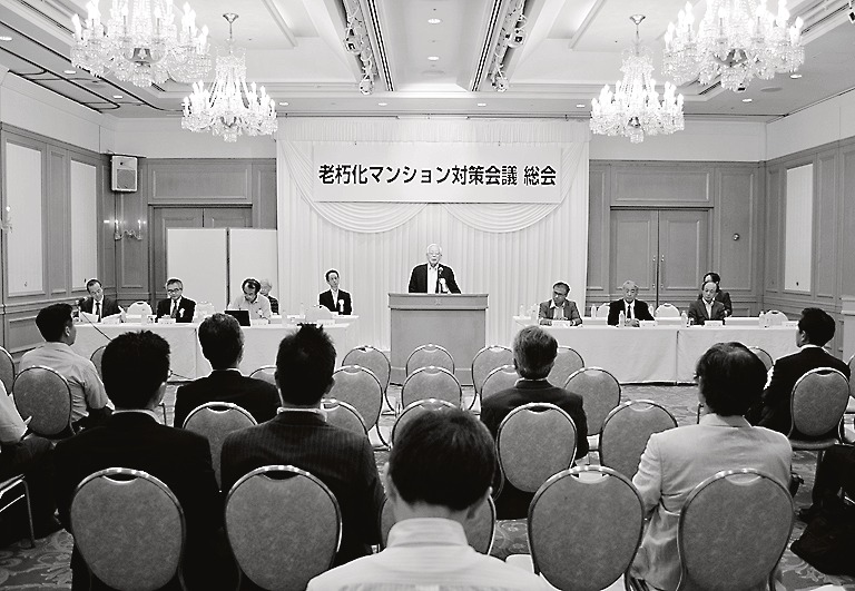 総会では13年度業務報告のほか14年度予算、事業計画なども決議された