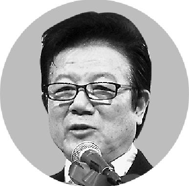 平松勝氏の受章祝賀会開く 前新潟宅協会長