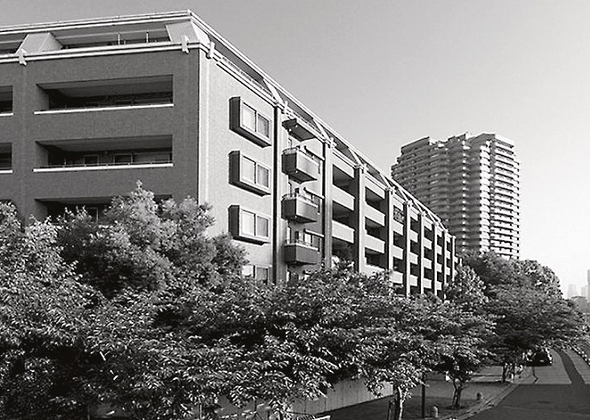 第一種低層住専地域に建つ