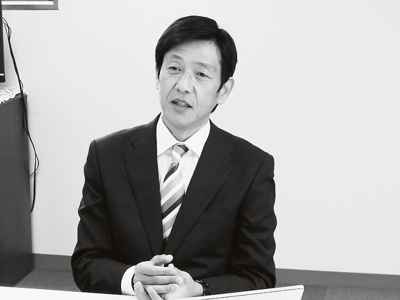 吉田伸成氏
