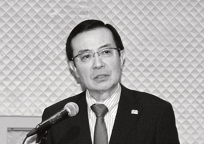 説明する磯貝社長