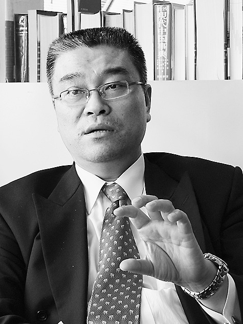 ひと葉健栄氏