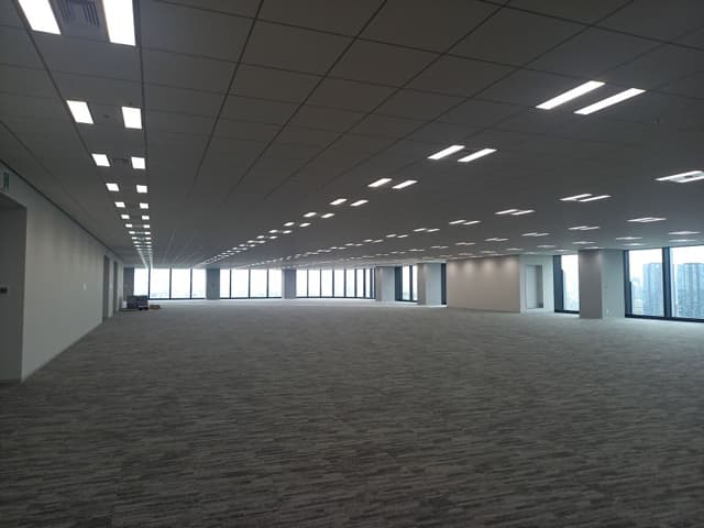 本紙 住宅・不動産景況感アンケート調査 好転と前年並みで9割占める オフィス業界は強気