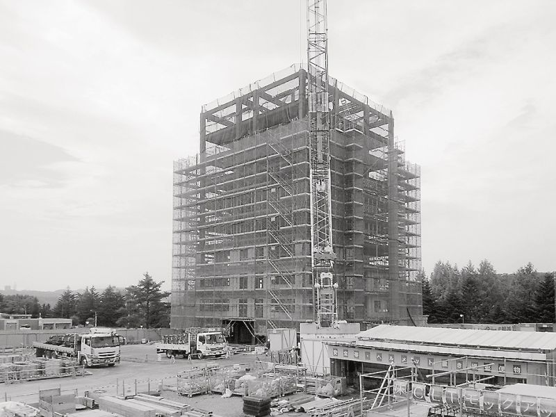 工事中建物の全景