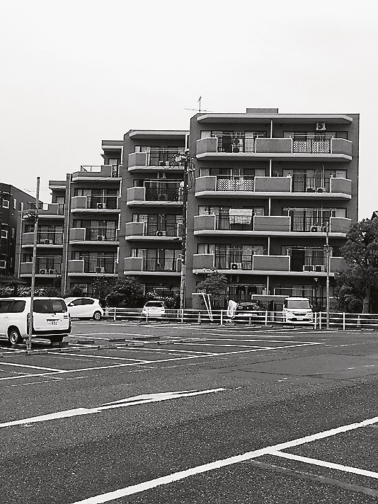 千葉市内の雁行型マンション