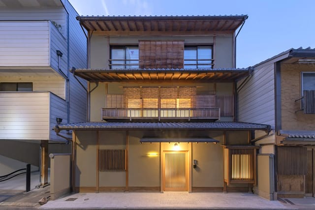 京町家仕様の3階建て旧料亭 1日1組限定の一棟貸しに 3月1日開業 1階全フロアを温浴空間に
