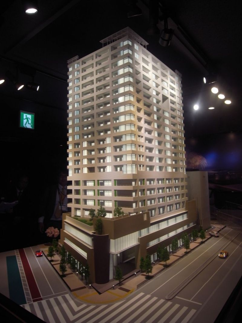 マンションモデルルームに設けられた完成予想模型
