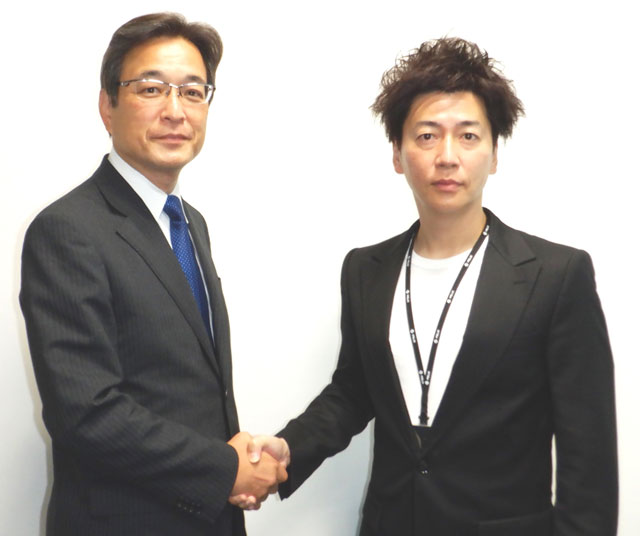 村岡オリックス銀行専務(左)と水野フィリックス社長