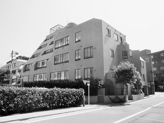 古い賃貸マンションを仕入れてバリューアップした後、富裕層向けに販売