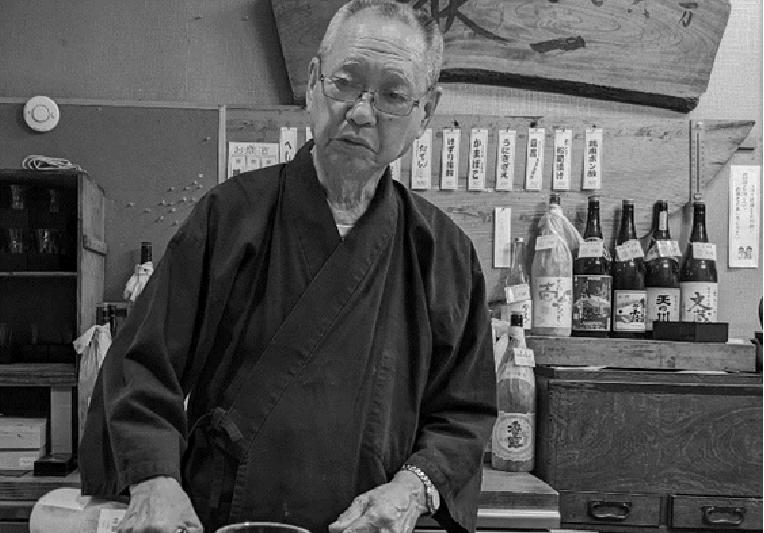 酒場遺産 ▶3 東京・ 神田和泉屋「酒庫」 角打ち 日本酒の〝師匠〟に教えを請う
