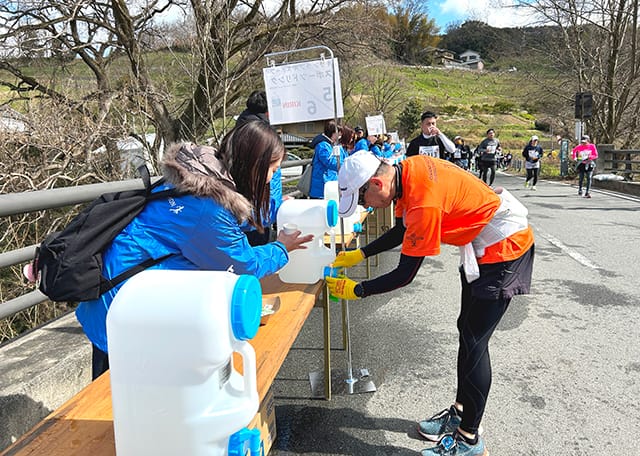 明日香村のマラソンに330人がボラ参加 長谷工G
