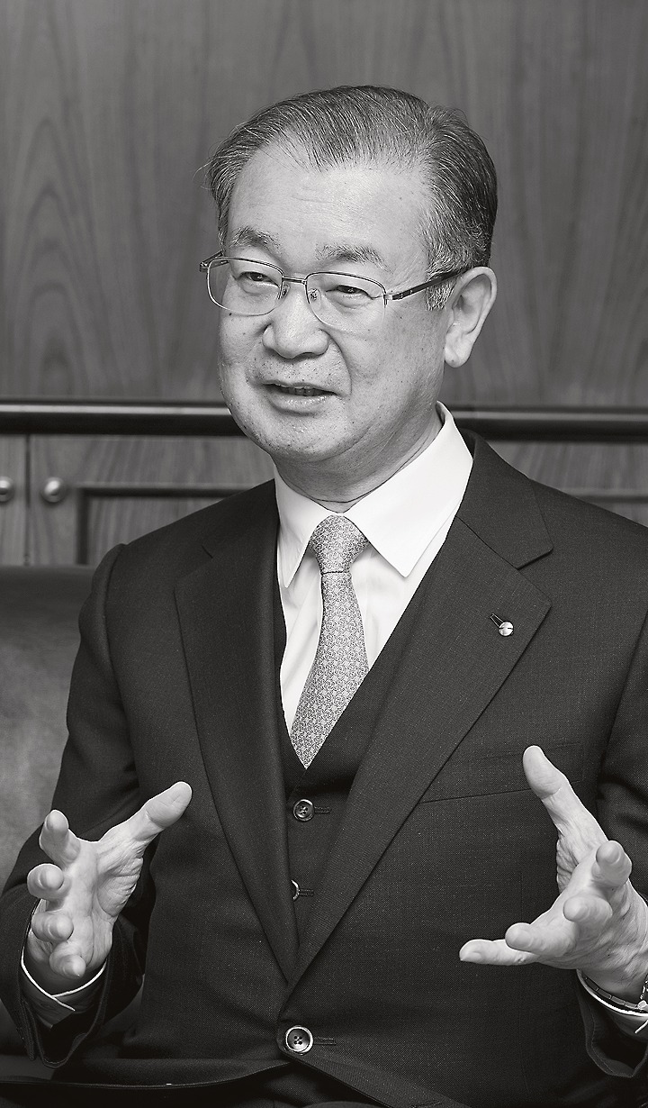 平田恒一郎氏