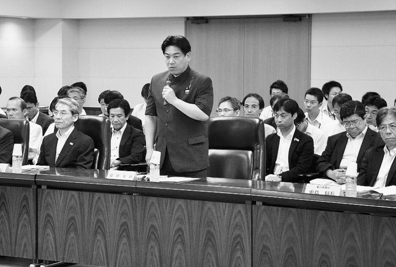 社会資本整備重点計画をまとめた審議会に出席した羽田国交相