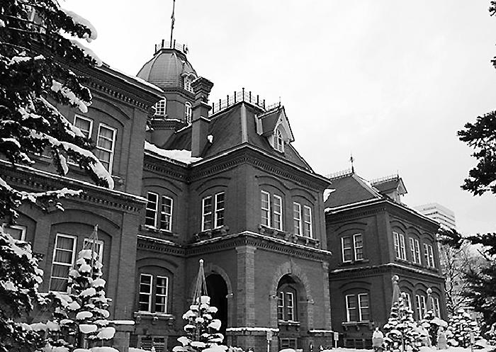 札幌の中心にあるレトロな旧北海道庁の建築は、エキゾチックで旅行者に人気だ