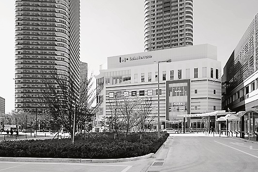 「ららテラス」外観