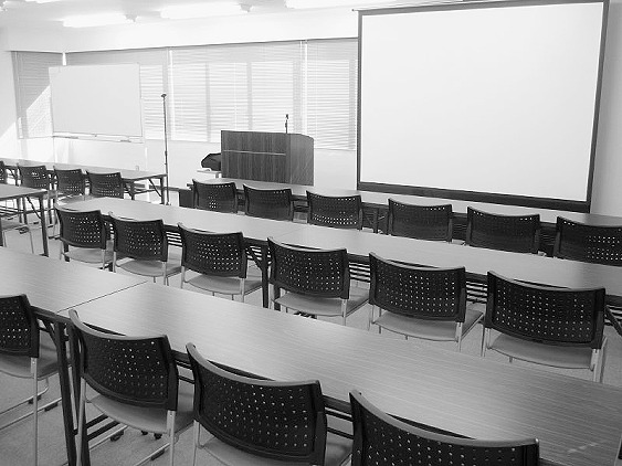 ハロー会議室内