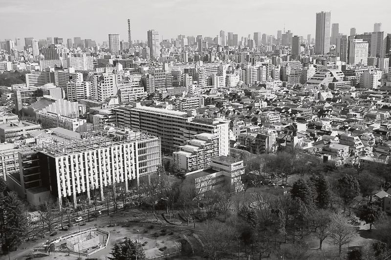 価格の高止まりなどで逆風が指摘されているマンション市場。長期の販売戦略などを考えることが必要となる