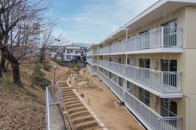 「ルノアス富雄」外観