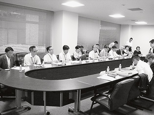 11人の委員構成で始まった地籍整備の検討会