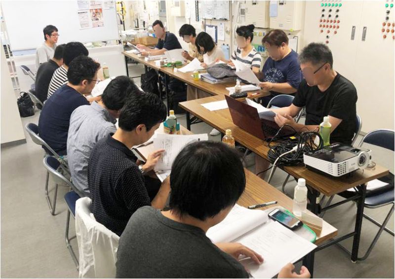 管理組合の理事会の様子