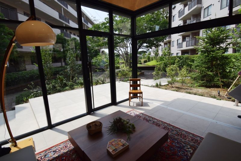 居住者同士や地域との交流を促す「カスタネア栗平」の共用部