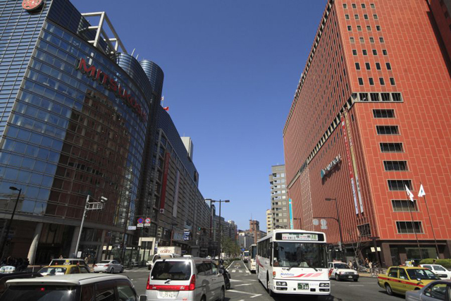 JLL 福岡オフィス市況、大量供給により空室率上昇も賃料強含み