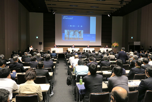 今後の街づくりで意見交換した対談風景