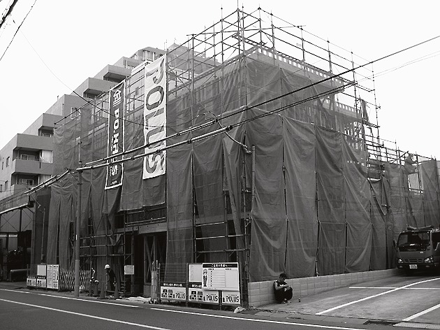 東京台東区で上棟した高齢者施設。木造3階建ての耐火構造だ