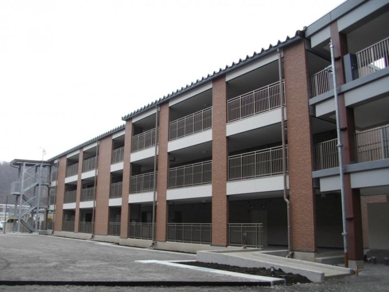 スチール工法で建てられた低層棟