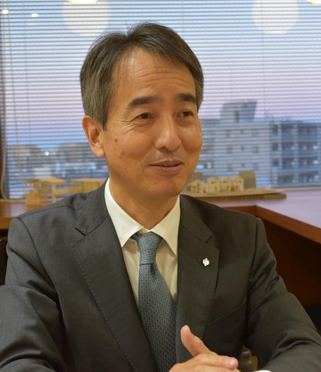 ひと 建物は長期活用の時代 『築20年からのアパート経営成功の秘訣』を著した市萬社長 西島 昭さん