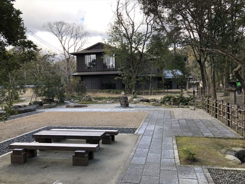 復元整備された庭園(写真-2)