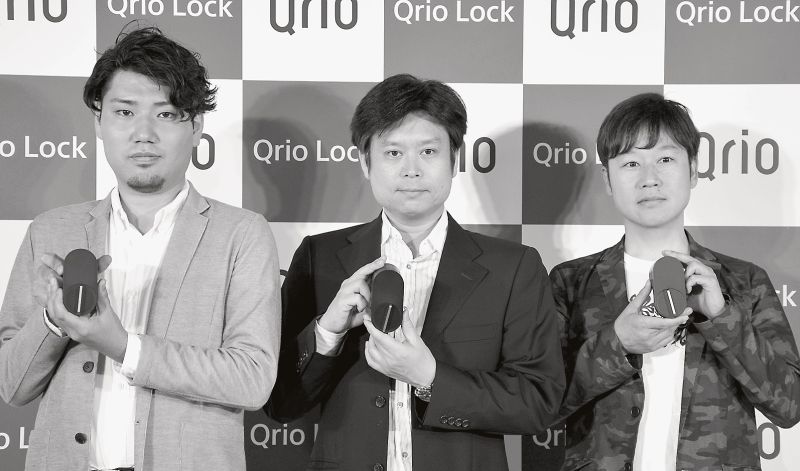 (左から)高橋諒ロック事業部事業部長、西條CEO、井宮大輔取締役
