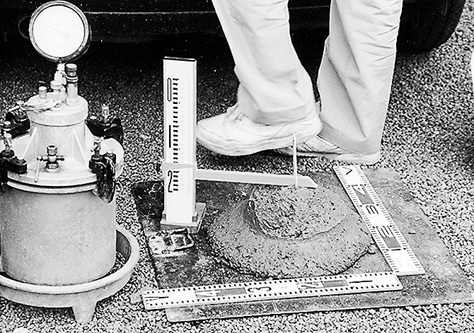 スランプ試験と空気量測定器
