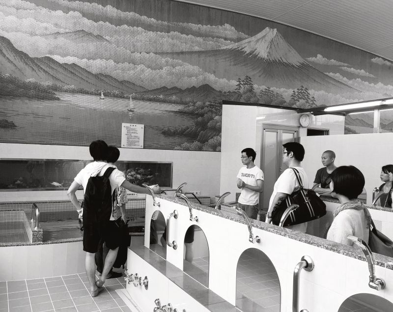 実際に〝最寄り銭湯〟を内見できる(写真は見学ツアー)